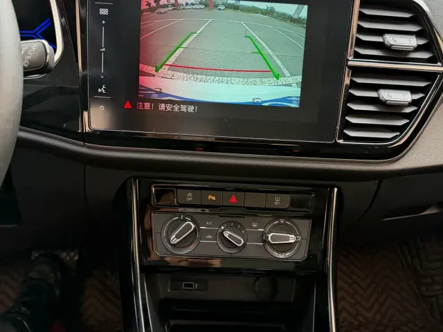Jetta VS7 — Фото автомобиля 24