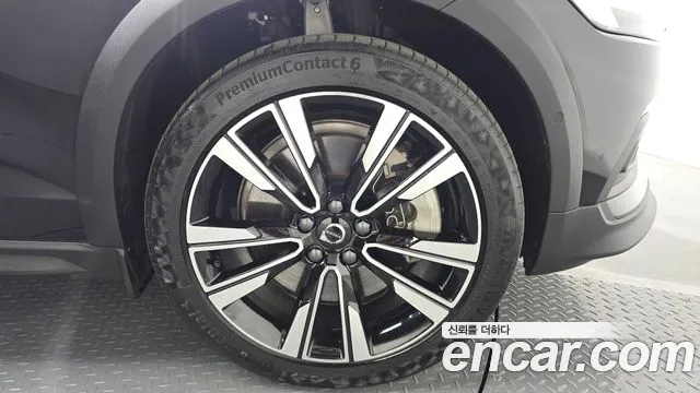 Вольво V60 V60 Cross Country 2 поколение B5 Ultimate AWD — Фото автомобиля 18