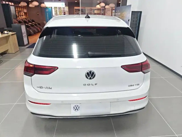 Volkswagen Golf — Фото автомобиля 5