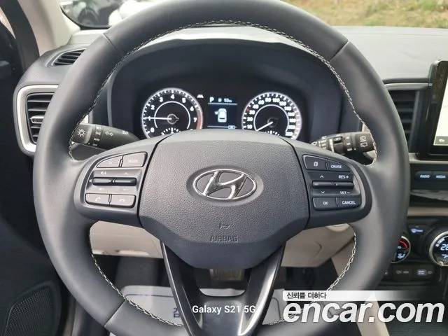 Hyundai Venue — Фото автомобиля 8