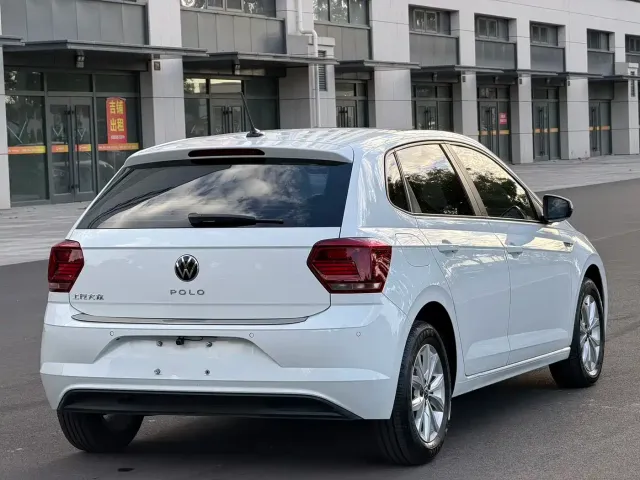 Volkswagen Polo — Фото автомобиля 6