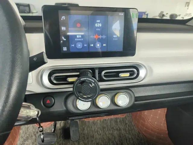 Wuling Hongguang Mini EV — Фото автомобиля 12