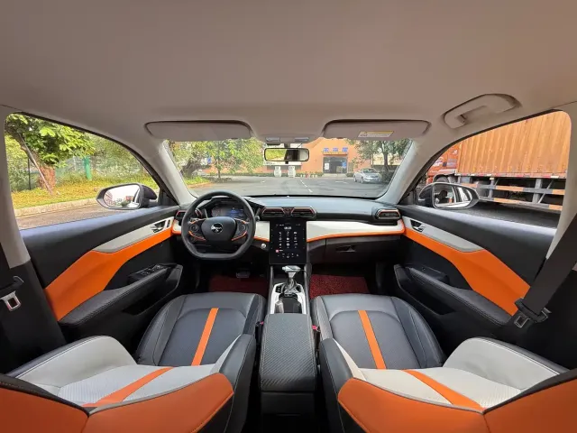 Dongfeng Yixuan — Фото автомобиля 11