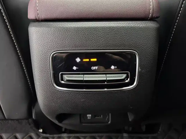 GAC Trumpchi Trumpchi M6 2023 PRO 270T DCT Luxury Edition — Фото автомобиля 15