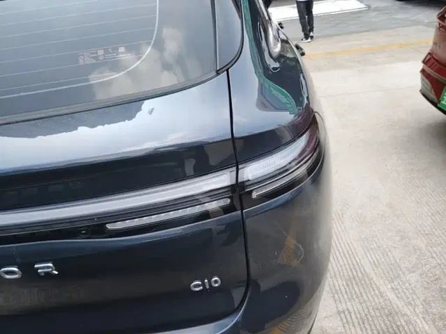 Leapmotor C10 — Фото автомобиля 7