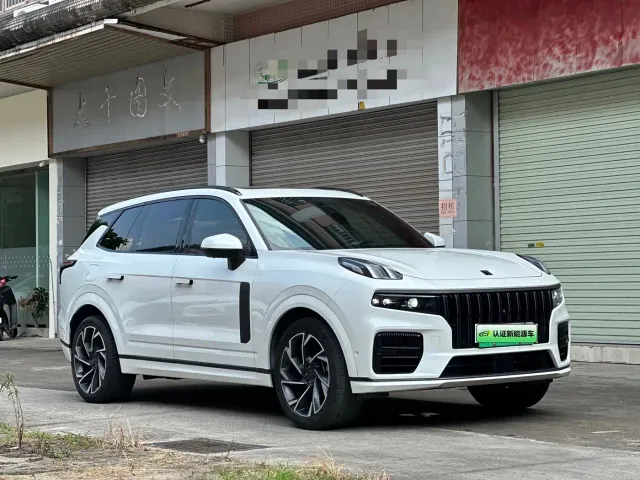 Lynk & Co 09 EM-P — Фото автомобиля 3