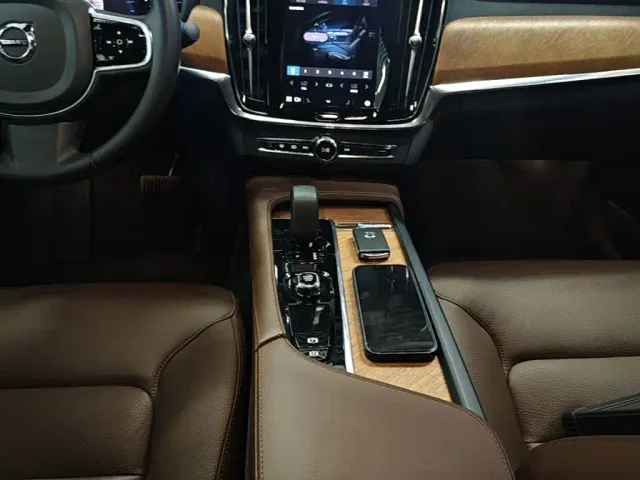 Volvo S90 — Фото автомобиля 13