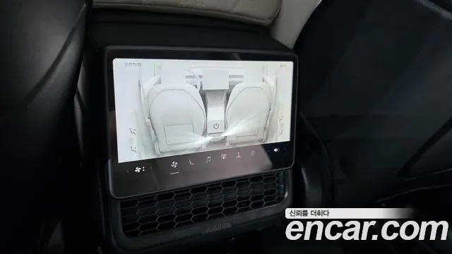 Tesla Model Y — Фото автомобиля 27