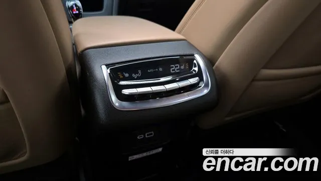 Cadillac XT6 — Фото автомобиля 17