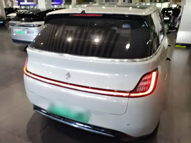 Baojun Cloud — Фото автомобиля 6