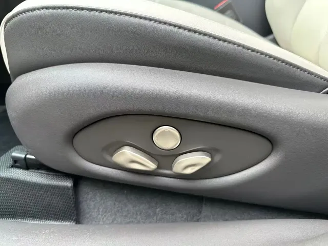 IM Motors LS6 — Фото автомобиля 9