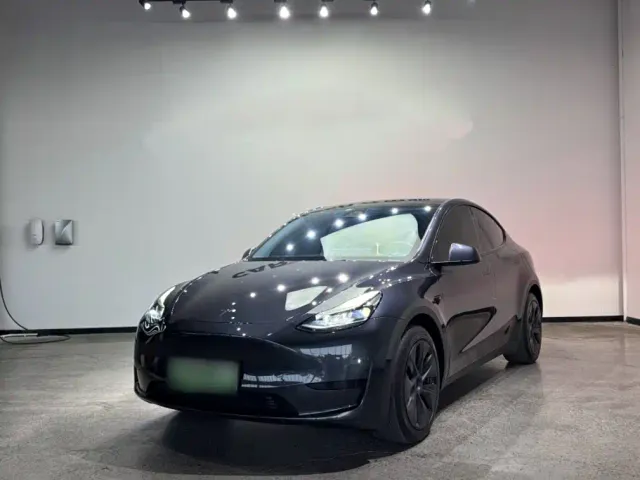 Фотография автомобиля — Tesla Model Y