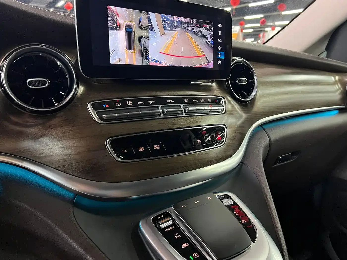 Mercedes-Benz Mercedes-Benz V-Class 2022 V 260 L Long Wheelbase Luxury Edition — Фото автомобиля 6