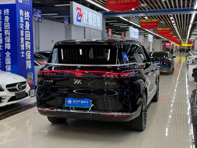 IM Motors LS9 — Фото автомобиля 6