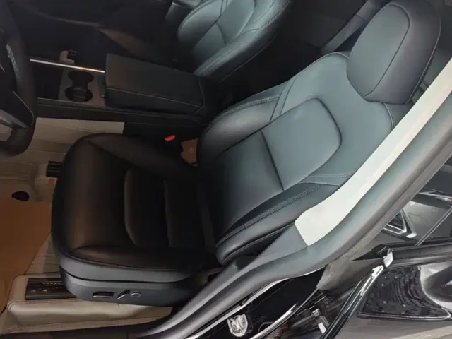 Tesla Model Y — Фото автомобиля 14