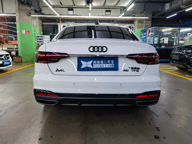 Audi A4L — Фото автомобиля 5