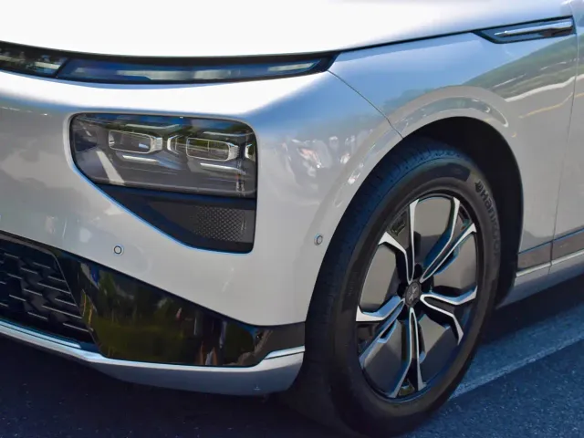 Xpeng G9 — Фото автомобиля 6