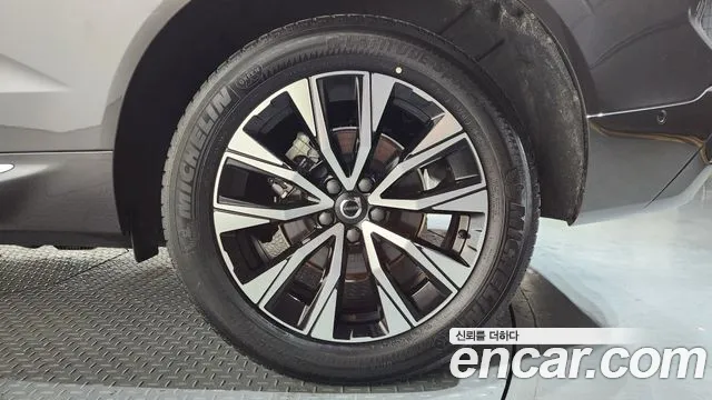 Вольво XC60 — Фото автомобиля 18