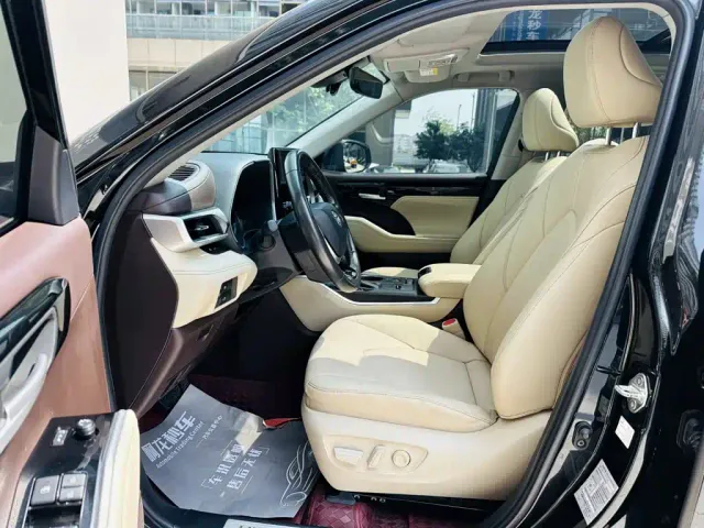 Toyota Highlander — Фото автомобиля 11