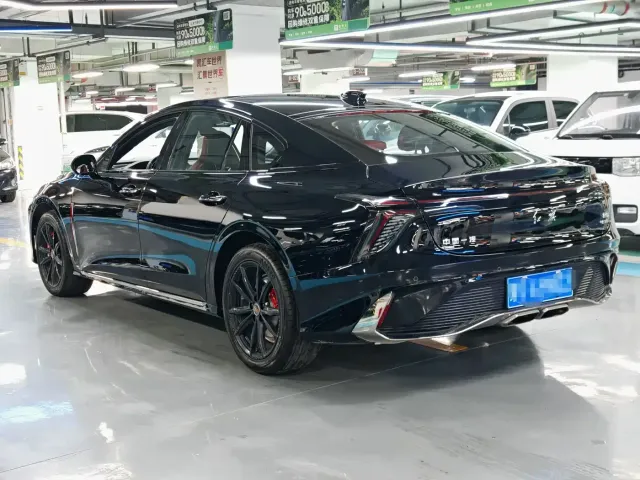 Hongqi H6 — Фото автомобиля 14