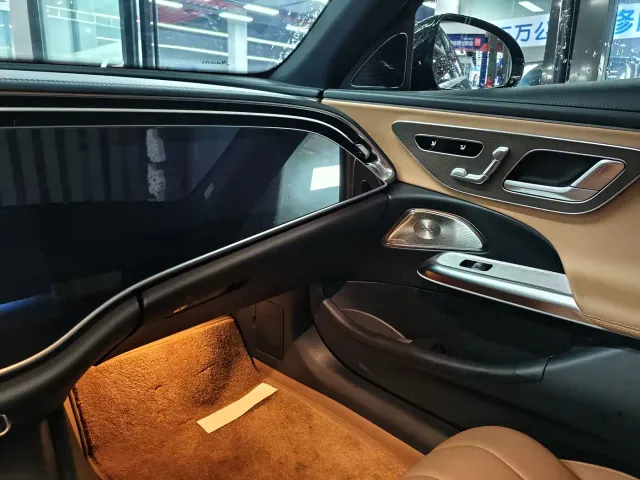 Mercedes-Benz E-Class — Фото автомобиля 14