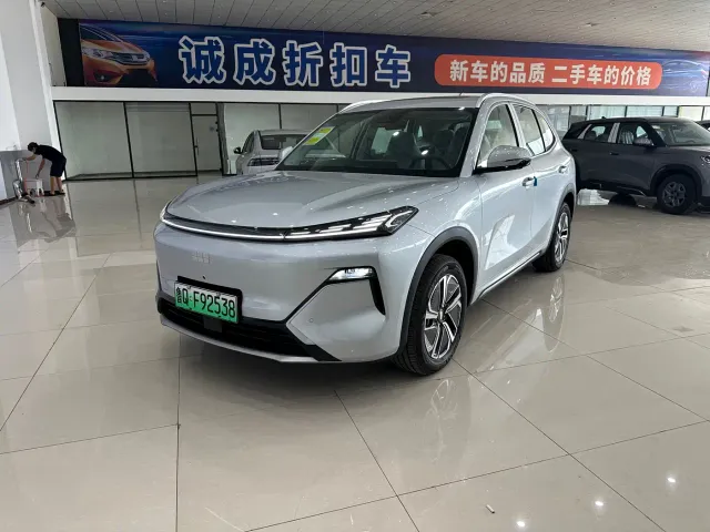 Geely Galaxy Starship 7 EM-i — Фото автомобиля 3