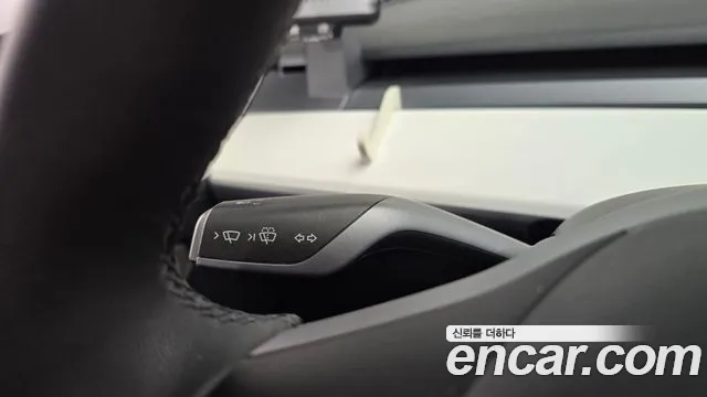 Tesla Model 3 — Фото автомобиля 27