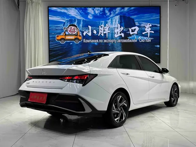 Hyundai Elantra — Фото автомобиля 4