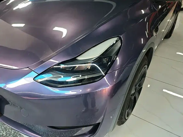 Tesla Model Y — Фото автомобиля 23