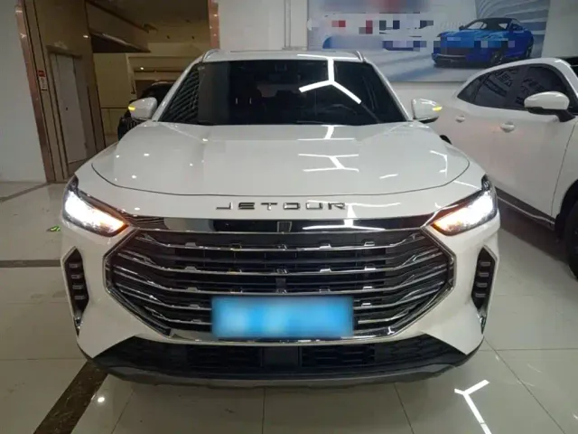 Jetour X70 Plus — Фото автомобиля 2