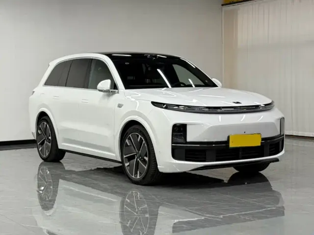 Li Auto L8 — Фото автомобиля 20