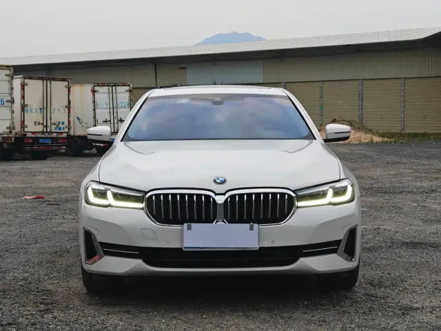 BMW 5 Series — Фото автомобиля 2