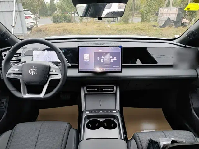 BYD Qin L — Фото автомобиля 9