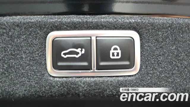 Hyundai Grandeur Grandeur (GN7) 2.5 Бензин 2WD — Фото автомобиля 18
