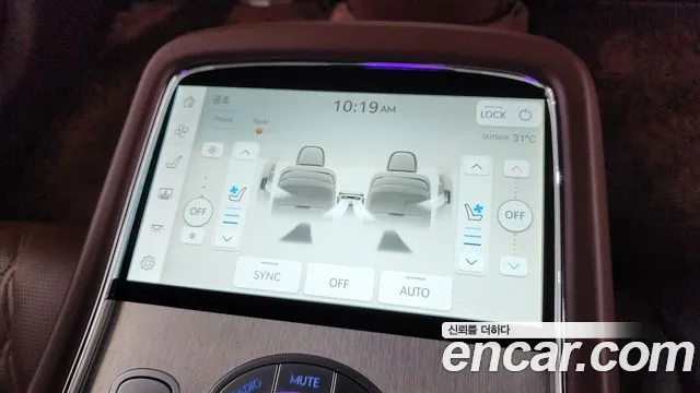 Genesis G90 Бензин 3.5 Turbo e-S/C AWD LWB — Фото автомобиля 19