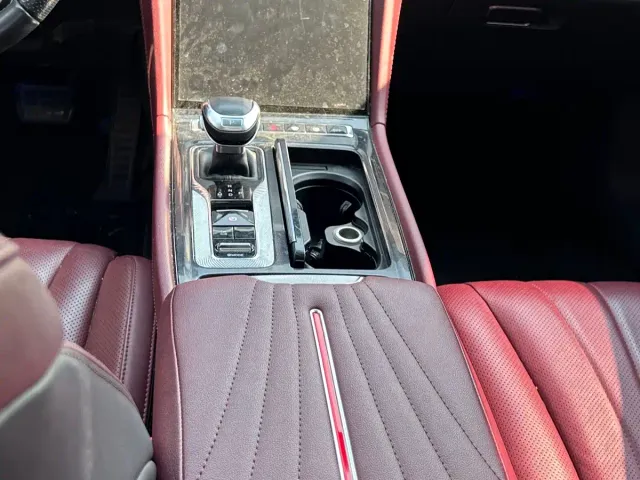 Hongqi H5 — Фото автомобиля 11
