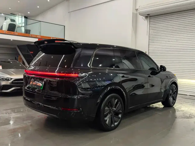 Li Auto L9 — Фото автомобиля 10