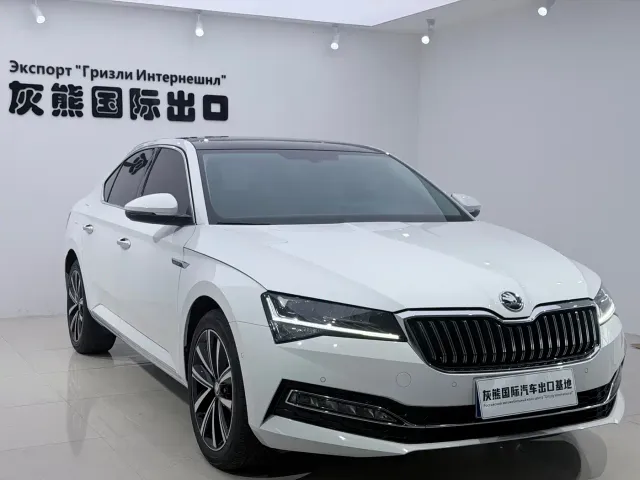 Skoda Superb — Фото автомобиля 3