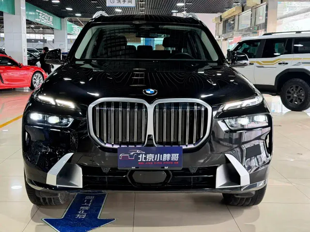 BMW X7 — Фото автомобиля 2