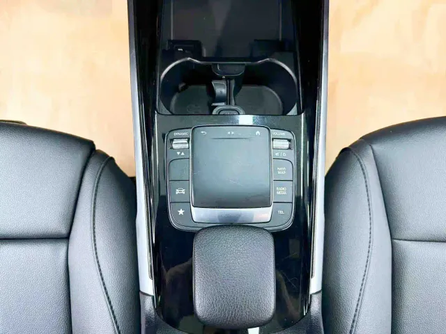 Mercedes-Benz GLB-Class — Фото автомобиля 18