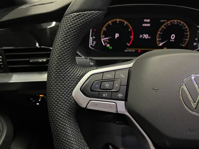 Volkswagen Passat — Фото автомобиля 18