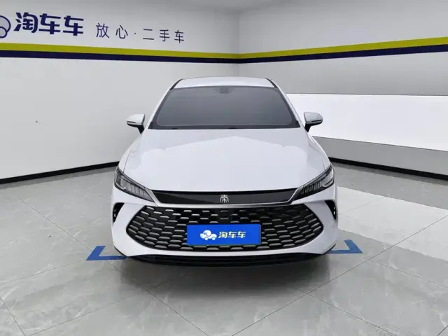 BYD Qin PLUS 2025 DM-i Smart Drive 55KM Leader — Фото автомобиля 2