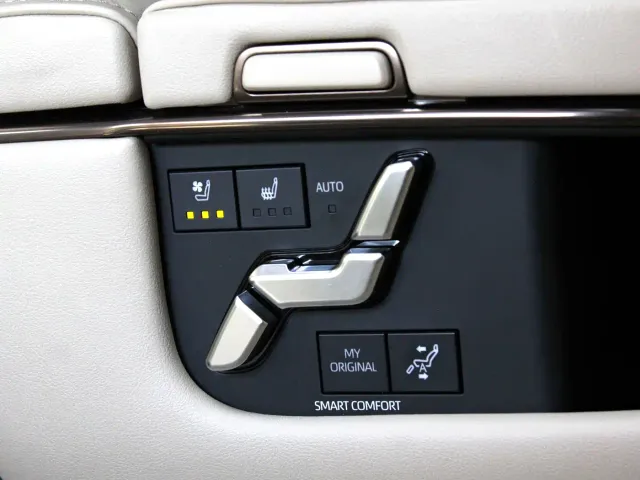 Toyota Alphard — Фото автомобиля 23