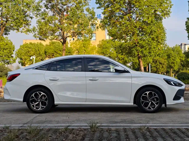 MG 5 — Фото автомобиля 4