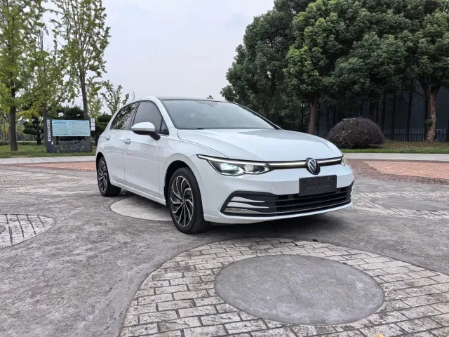 Volkswagen Golf — Фото автомобиля 3