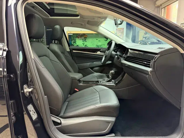 Volkswagen Passat — Фото автомобиля 13