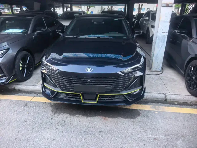 Changan UNI-V — Фото автомобиля 2
