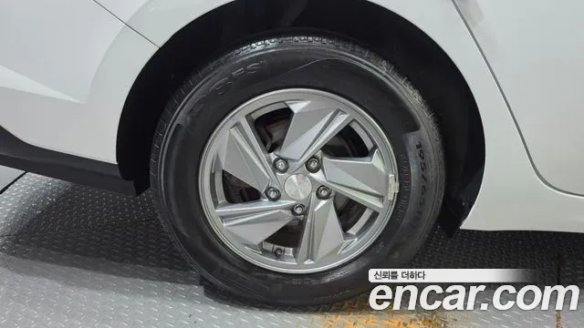 Hyundai Avante — Фото автомобиля 5