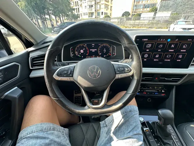 Volkswagen Tiguan L — Фото автомобиля 11