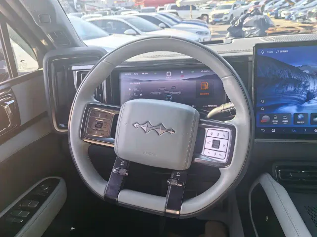 BYD FangChengBao Leopard 5 — Фото автомобиля 14